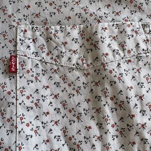Levi’s Women Floral Camp Shirt Like New Large Collared Button-Up White Cotton